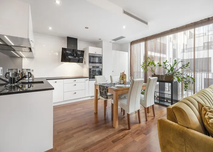 アパート Revon Business Apartment, Dunajska 50, Free Parking ブラチスラヴァ