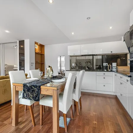 Revon Business Apartment, Dunajska 50, Free Parking Bratislava